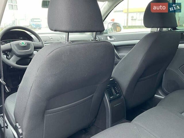 Сірий Шкода Октавія, об'ємом двигуна 1.6 л та пробігом 229 тис. км за 8999 $, фото 165 на Automoto.ua