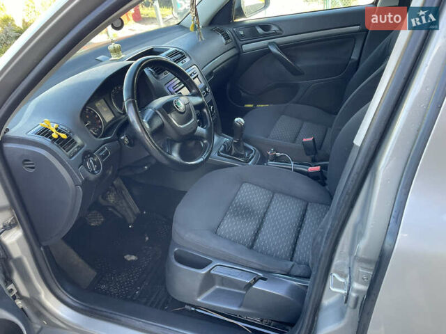 Серый Шкода Октавия, объемом двигателя 1.9 л и пробегом 325 тыс. км за 6000 $, фото 35 на Automoto.ua