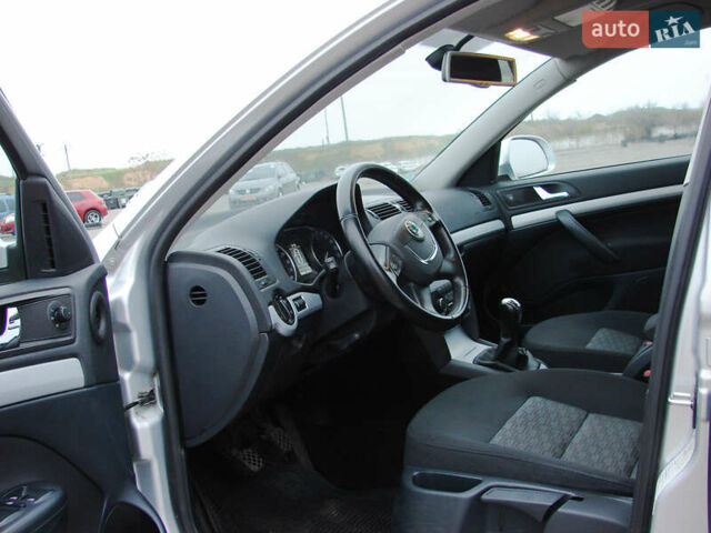 Сірий Шкода Октавія, об'ємом двигуна 1.6 л та пробігом 240 тис. км за 8000 $, фото 10 на Automoto.ua