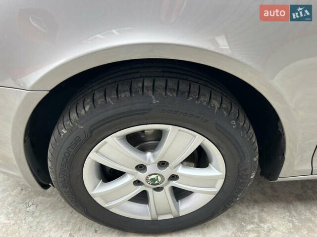 Сірий Шкода Октавія, об'ємом двигуна 1.6 л та пробігом 188 тис. км за 9200 $, фото 6 на Automoto.ua