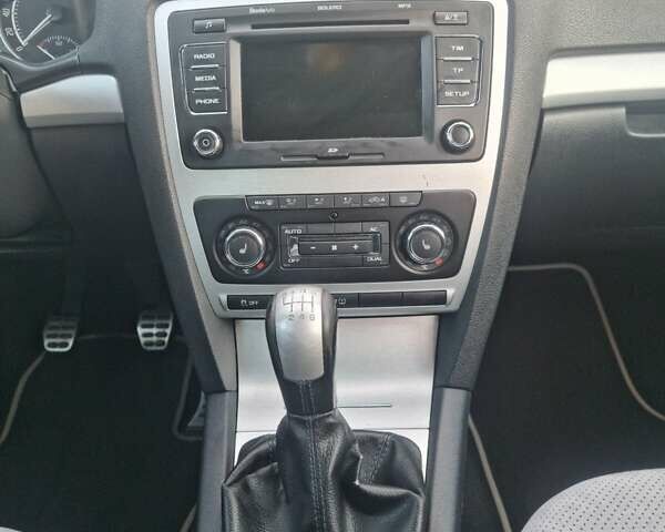 Серый Шкода Октавия, объемом двигателя 1.97 л и пробегом 220 тыс. км за 6750 $, фото 8 на Automoto.ua