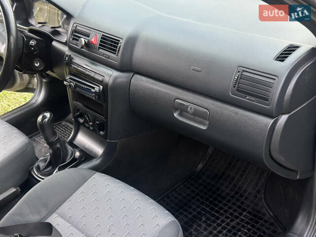 Сірий Шкода Октавія, об'ємом двигуна 1.6 л та пробігом 268 тис. км за 5400 $, фото 12 на Automoto.ua