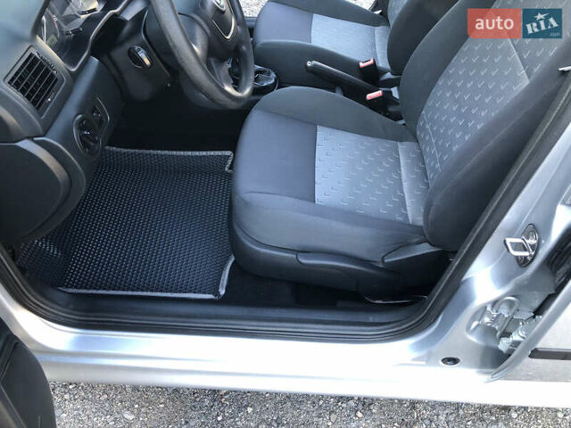 Сірий Шкода Октавія, об'ємом двигуна 1.6 л та пробігом 160 тис. км за 7300 $, фото 33 на Automoto.ua