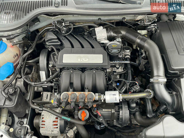 Серый Шкода Октавия, объемом двигателя 1.6 л и пробегом 229 тыс. км за 9499 $, фото 31 на Automoto.ua