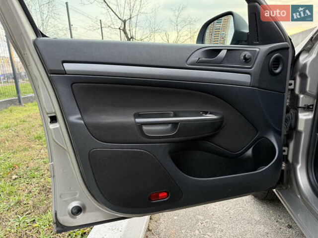 Сірий Шкода Октавія, об'ємом двигуна 1.6 л та пробігом 197 тис. км за 7950 $, фото 12 на Automoto.ua