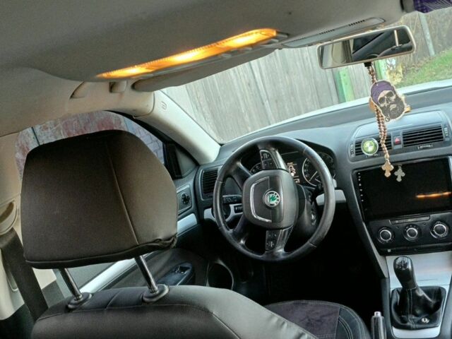 Серый Шкода Октавия, объемом двигателя 1 л и пробегом 300 тыс. км за 6999 $, фото 7 на Automoto.ua