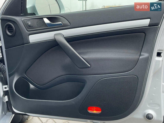 Сірий Шкода Октавія, об'ємом двигуна 1.6 л та пробігом 229 тис. км за 8999 $, фото 201 на Automoto.ua