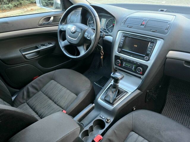 Серый Шкода Октавия, объемом двигателя 1.8 л и пробегом 225 тыс. км за 6400 $, фото 17 на Automoto.ua