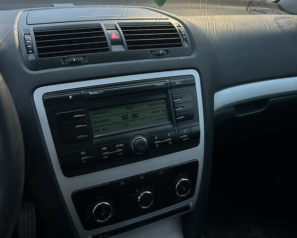 Сірий Шкода Октавія, об'ємом двигуна 1.6 л та пробігом 295 тис. км за 7100 $, фото 13 на Automoto.ua