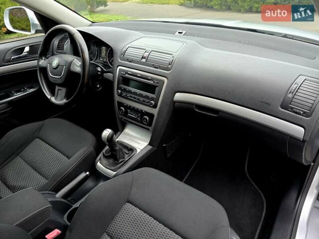 Серый Шкода Октавия, объемом двигателя 1.8 л и пробегом 190 тыс. км за 7200 $, фото 67 на Automoto.ua