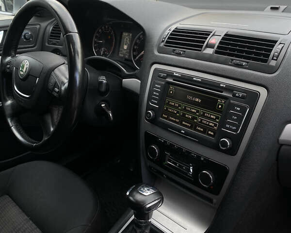 Серый Шкода Октавия, объемом двигателя 2 л и пробегом 259 тыс. км за 7200 $, фото 13 на Automoto.ua