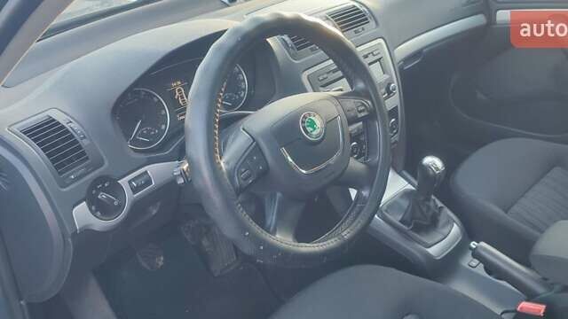 Серый Шкода Октавия, объемом двигателя 1.8 л и пробегом 200 тыс. км за 7499 $, фото 7 на Automoto.ua