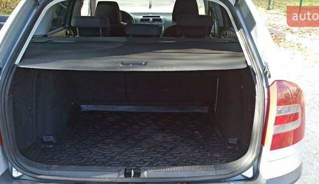 Шкода Октавія 2010 у Богородчанах на Automoto.ua Сірий Шкода Октавія, об'ємом двигуна 1.6 л та пробігом 354 тис. км за 4400 $, фото 10 на Automoto.ua