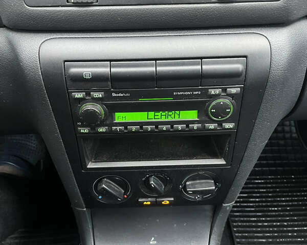 Сірий Шкода Октавія, об'ємом двигуна 1.6 л та пробігом 262 тис. км за 5999 $, фото 36 на Automoto.ua