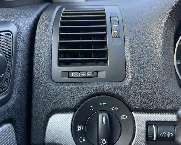 Сірий Шкода Октавія, об'ємом двигуна 1.8 л та пробігом 157 тис. км за 8150 $, фото 16 на Automoto.ua