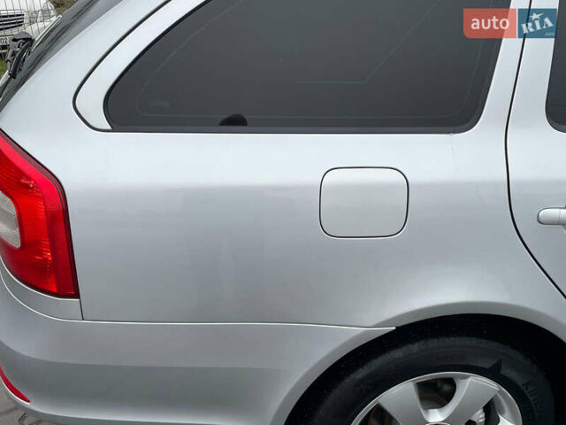 Серый Шкода Октавия, объемом двигателя 1.6 л и пробегом 229 тыс. км за 8999 $, фото 104 на Automoto.ua