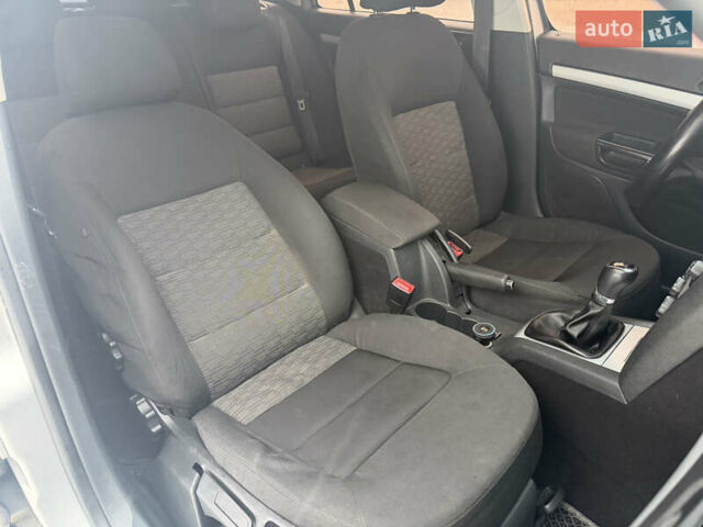 Сірий Шкода Октавія, об'ємом двигуна 2 л та пробігом 385 тис. км за 6300 $, фото 19 на Automoto.ua