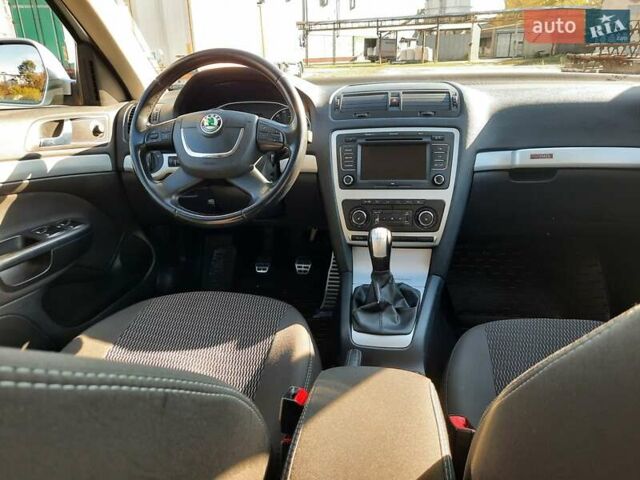 Серый Шкода Октавия, объемом двигателя 1.8 л и пробегом 182 тыс. км за 9999 $, фото 3 на Automoto.ua