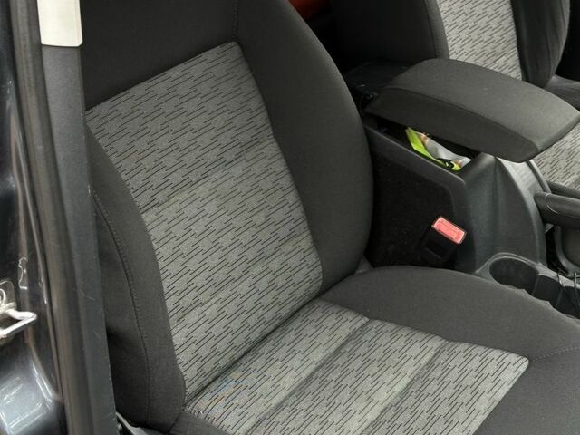 Серый Шкода Октавия, объемом двигателя 1.2 л и пробегом 301 тыс. км за 5800 $, фото 10 на Automoto.ua