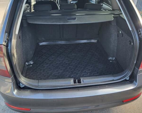 Серый Шкода Октавия, объемом двигателя 1.6 л и пробегом 221 тыс. км за 6500 $, фото 3 на Automoto.ua