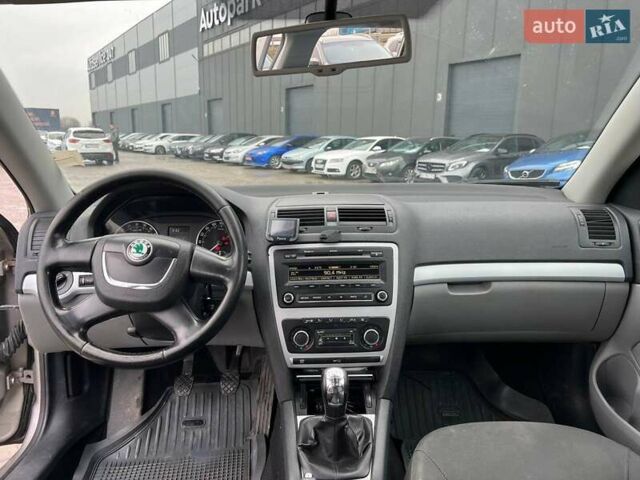 Серый Шкода Октавия, объемом двигателя 1.6 л и пробегом 245 тыс. км за 7500 $, фото 32 на Automoto.ua