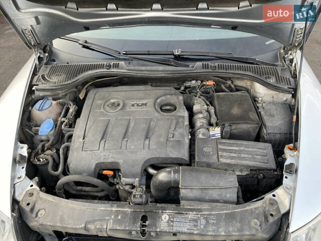 Серый Шкода Октавия, объемом двигателя 1.6 л и пробегом 310 тыс. км за 7300 $, фото 17 на Automoto.ua