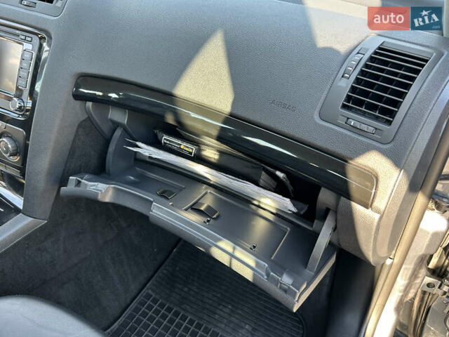 Серый Шкода Октавия, объемом двигателя 1.8 л и пробегом 221 тыс. км за 6900 $, фото 73 на Automoto.ua