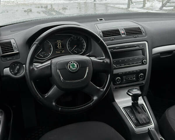 Сірий Шкода Октавія, об'ємом двигуна 1.4 л та пробігом 216 тис. км за 7450 $, фото 5 на Automoto.ua