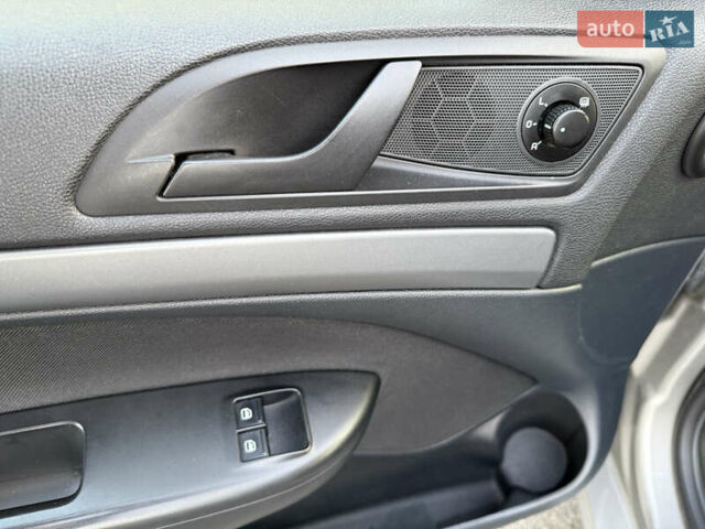Шкода Октавія 2010 у Києві на Automoto.ua Сірий Шкода Октавія, об'ємом двигуна 1.6 л та пробігом 197 тис. км за 6950 $, фото 16 на Automoto.ua