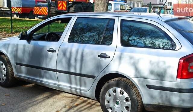 Шкода Октавія 2010 у Богородчанах на Automoto.ua Сірий Шкода Октавія, об'ємом двигуна 1.6 л та пробігом 354 тис. км за 4400 $, фото 3 на Automoto.ua