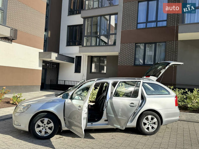 Шкода Октавія 2010 у Львові на Automoto.ua Сірий Шкода Октавія, об'ємом двигуна 2 л та пробігом 282 тис. км за 7550 $, фото 20 на Automoto.ua