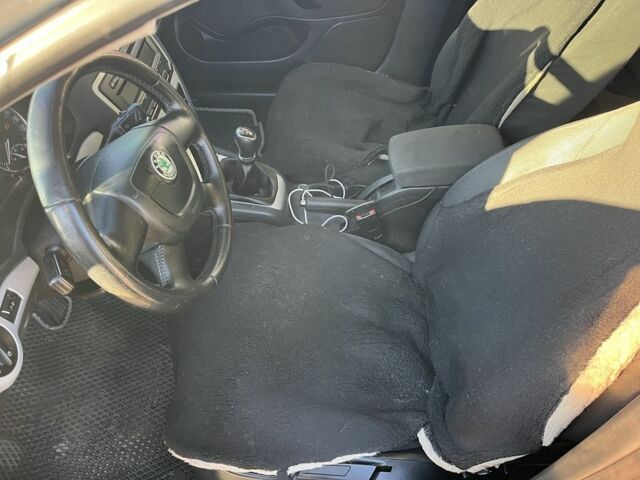 Серый Шкода Октавия, объемом двигателя 2 л и пробегом 379 тыс. км за 5999 $, фото 4 на Automoto.ua