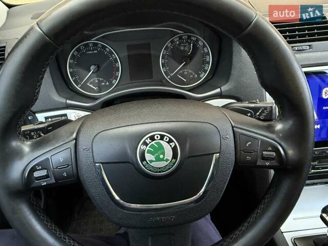 Серый Шкода Октавия, объемом двигателя 1.6 л и пробегом 288 тыс. км за 8000 $, фото 2 на Automoto.ua