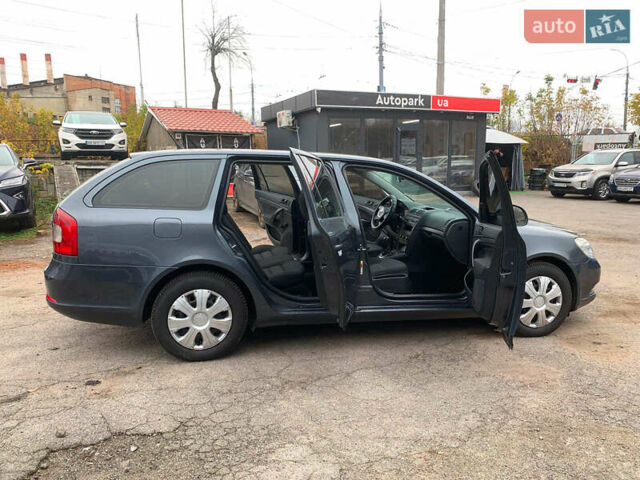 Сірий Шкода Октавія, об'ємом двигуна 1.6 л та пробігом 307 тис. км за 7190 $, фото 31 на Automoto.ua