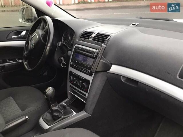 Шкода Октавия 2010 в Хусте на Automoto.ua Серый Шкода Октавия, объемом двигателя 1.6 л и пробегом 230 тыс. км за 8000 $, фото 15 на Automoto.ua