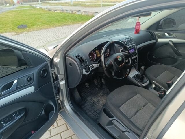 Сірий Шкода Октавія, об'ємом двигуна 1.9 л та пробігом 290 тис. км за 7000 $, фото 5 на Automoto.ua