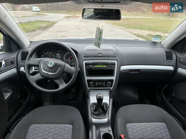 Сірий Шкода Октавія, об'ємом двигуна 1.6 л та пробігом 183 тис. км за 7500 $, фото 30 на Automoto.ua