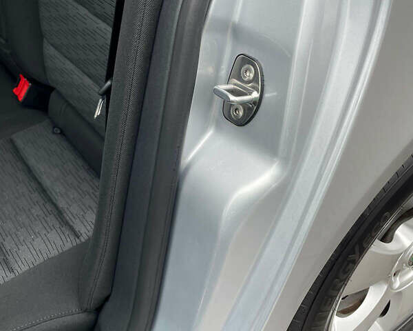 Серый Шкода Октавия, объемом двигателя 1.6 л и пробегом 229 тыс. км за 9499 $, фото 197 на Automoto.ua