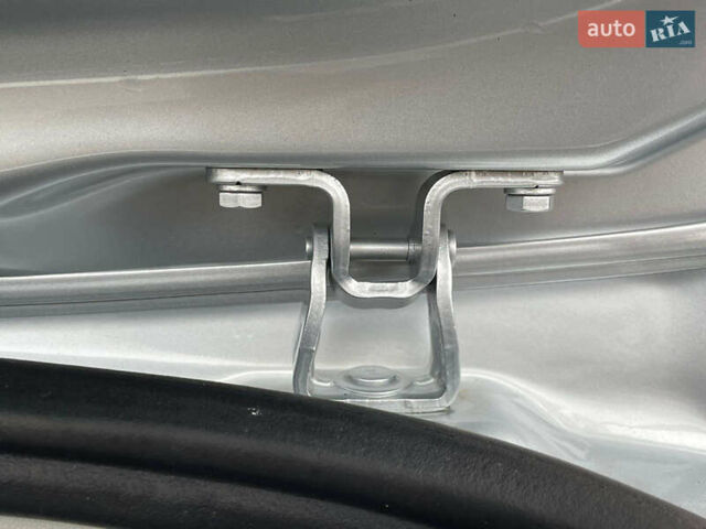 Серый Шкода Октавия, объемом двигателя 1.6 л и пробегом 229 тыс. км за 9499 $, фото 180 на Automoto.ua