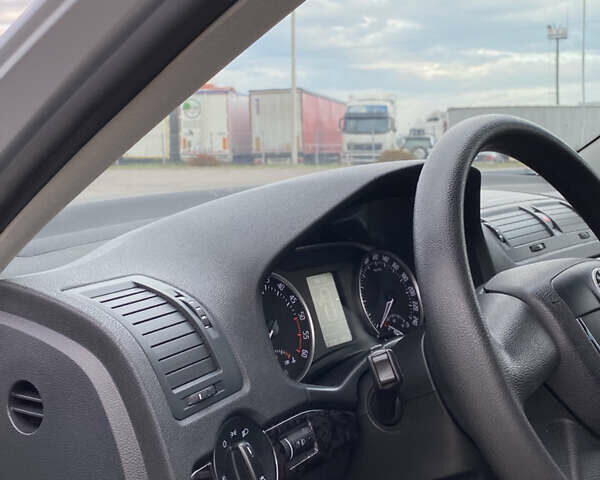 Серый Шкода Октавия, объемом двигателя 2 л и пробегом 273 тыс. км за 8200 $, фото 49 на Automoto.ua