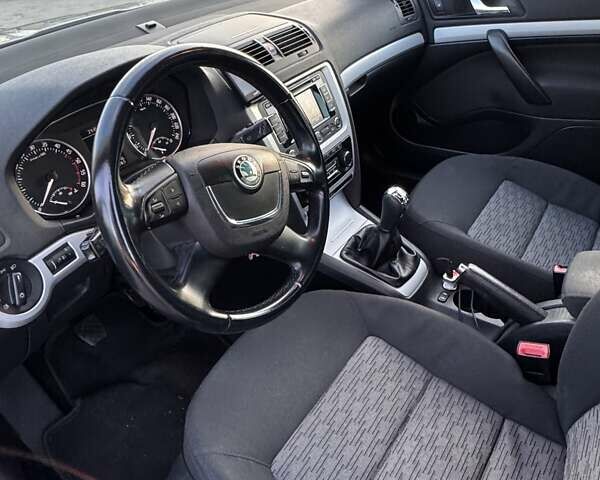 Серый Шкода Октавия, объемом двигателя 1.6 л и пробегом 201 тыс. км за 8450 $, фото 10 на Automoto.ua