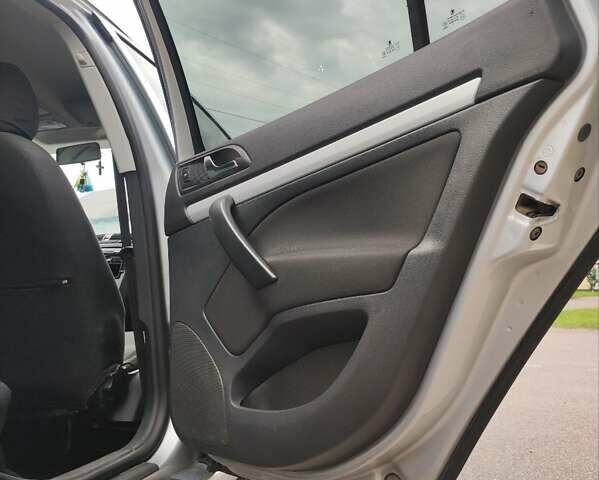 Серый Шкода Октавия, объемом двигателя 1.6 л и пробегом 282 тыс. км за 6800 $, фото 11 на Automoto.ua