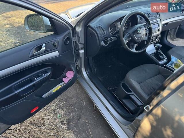 Серый Шкода Октавия, объемом двигателя 1.6 л и пробегом 290 тыс. км за 7400 $, фото 5 на Automoto.ua