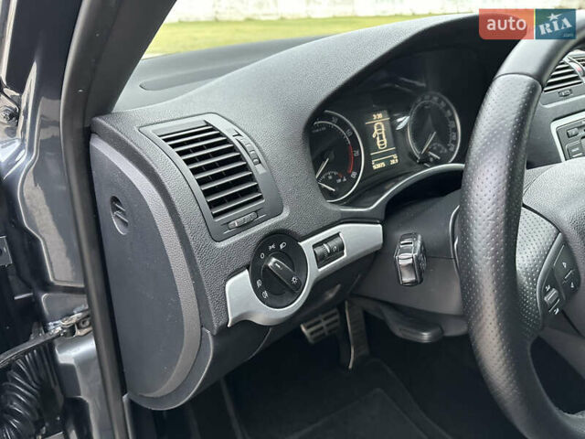 Серый Шкода Октавия, объемом двигателя 2 л и пробегом 260 тыс. км за 10500 $, фото 28 на Automoto.ua