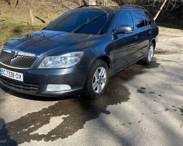 Серый Шкода Октавия, объемом двигателя 1.6 л и пробегом 225 тыс. км за 8800 $, фото 1 на Automoto.ua