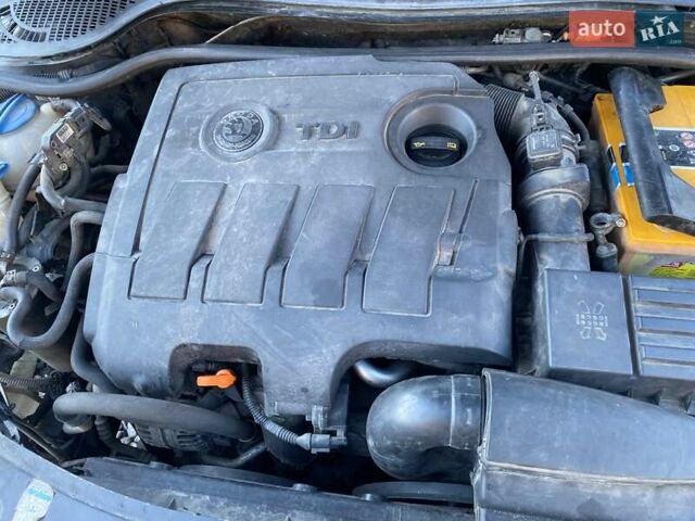 Сірий Шкода Октавія, об'ємом двигуна 1.6 л та пробігом 300 тис. км за 4200 $, фото 3 на Automoto.ua
