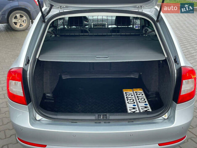 Сірий Шкода Октавія, об'ємом двигуна 1.6 л та пробігом 229 тис. км за 8999 $, фото 164 на Automoto.ua