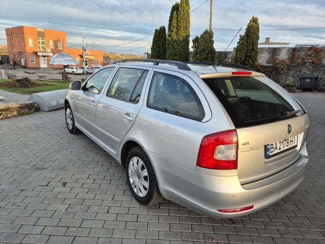Шкода Октавія 2010 у Кропивницькому (Кіровограді) на Automoto.ua Сірий Шкода Октавія, об'ємом двигуна 1.6 л та пробігом 240 тис. км за 8200 $, фото 3 на Automoto.ua