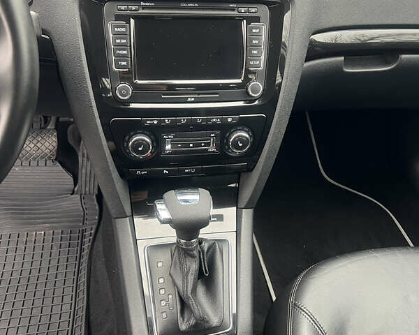 Серый Шкода Октавия, объемом двигателя 2 л и пробегом 255 тыс. км за 10700 $, фото 18 на Automoto.ua