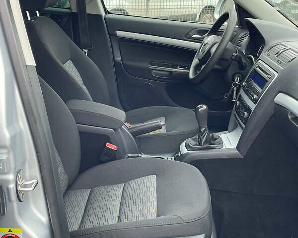 Сірий Шкода Октавія, об'ємом двигуна 1.6 л та пробігом 229 тис. км за 8999 $, фото 107 на Automoto.ua